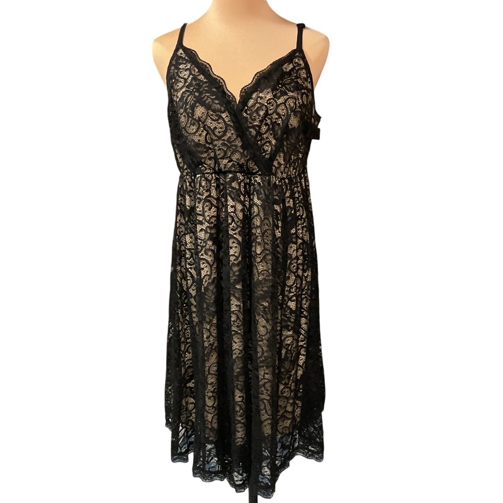 torrid Women's Lace Floral Overlay Nude Underneath Surplice Midi Dress Size 1X - Picture 2 of 9
